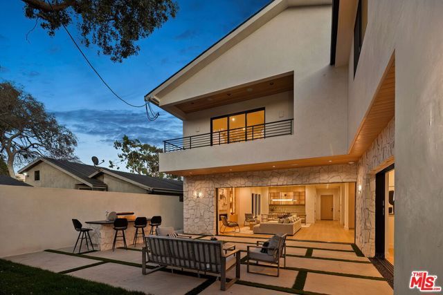 12657 Dewey Street, Los Angeles, CA 90066