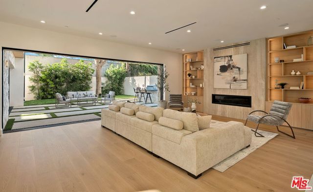 12657 Dewey Street, Los Angeles, CA 90066