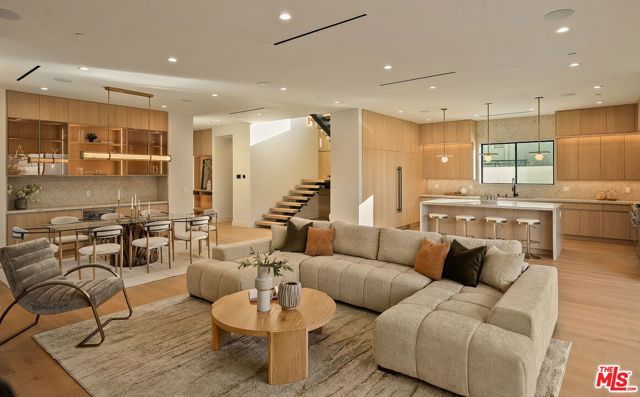 12657 Dewey Street, Los Angeles, CA 90066