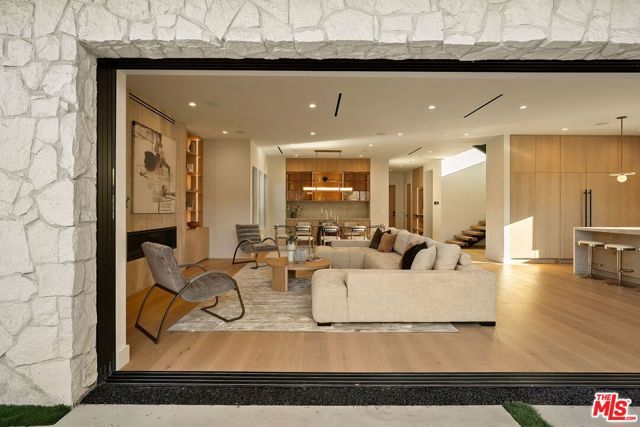 12657 Dewey Street, Los Angeles, CA 90066