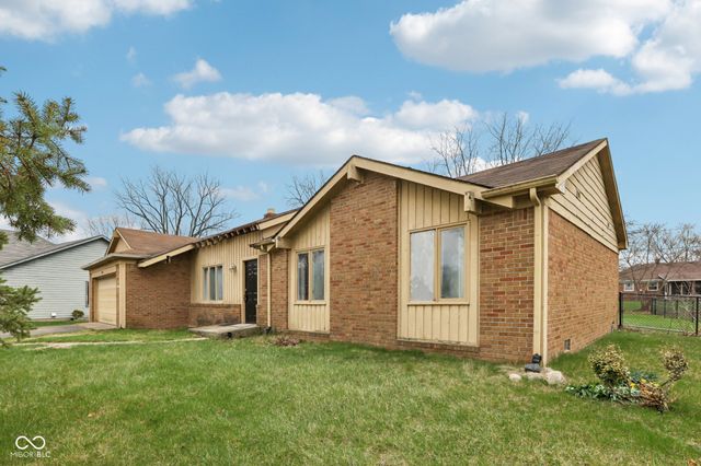 8445 Carthay Circle, Fishers, IN 46038