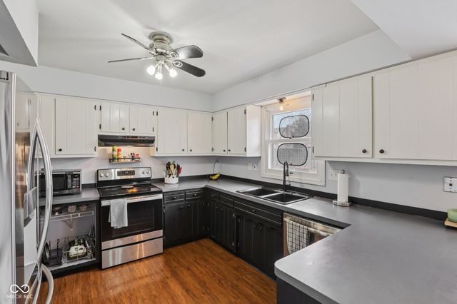 8445 Carthay Circle, Fishers, IN 46038