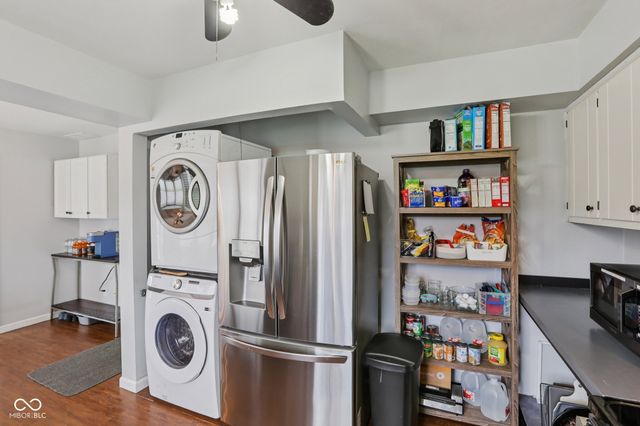 8445 Carthay Circle, Fishers, IN 46038