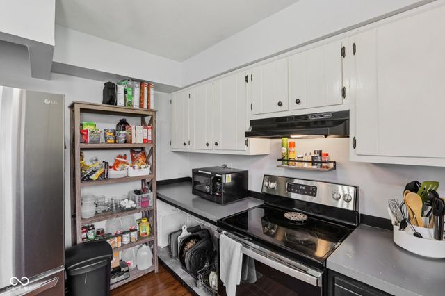 8445 Carthay Circle, Fishers, IN 46038