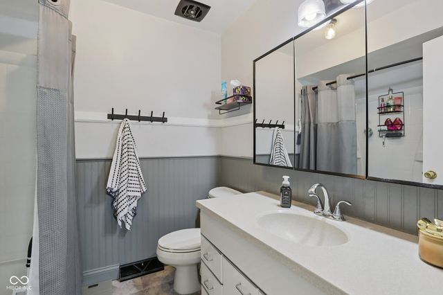 8445 Carthay Circle, Fishers, IN 46038