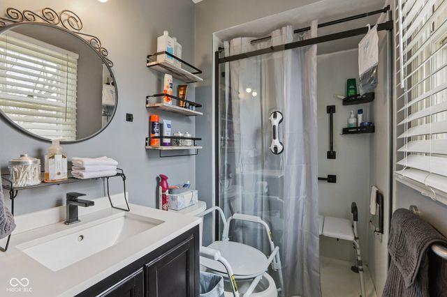 8445 Carthay Circle, Fishers, IN 46038