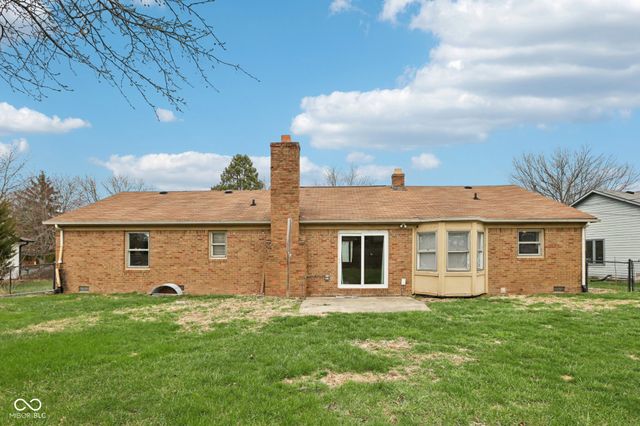 8445 Carthay Circle, Fishers, IN 46038