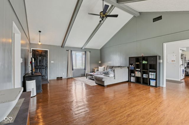 8445 Carthay Circle, Fishers, IN 46038