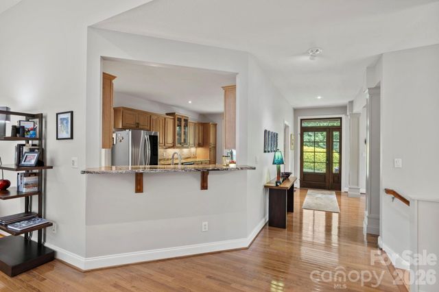 547 Pinnacle Peak Lane, Flat Rock, NC 28731