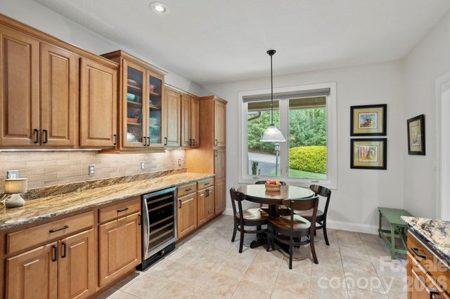 547 Pinnacle Peak Lane, Flat Rock, NC 28731