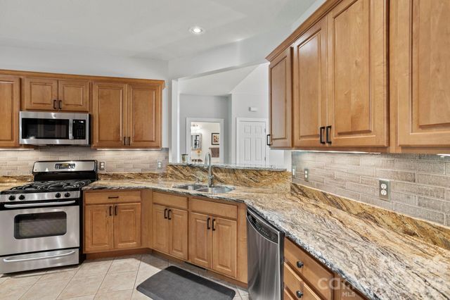 547 Pinnacle Peak Lane, Flat Rock, NC 28731