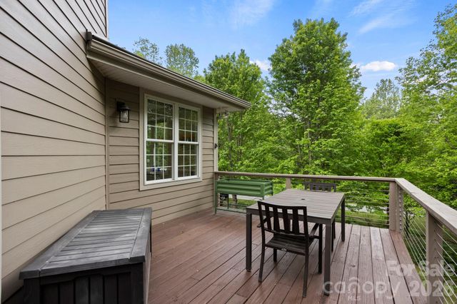547 Pinnacle Peak Lane, Flat Rock, NC 28731