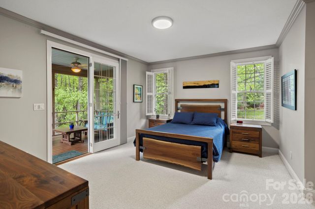 547 Pinnacle Peak Lane, Flat Rock, NC 28731