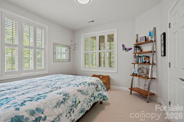 547 Pinnacle Peak Lane, Flat Rock, NC 28731