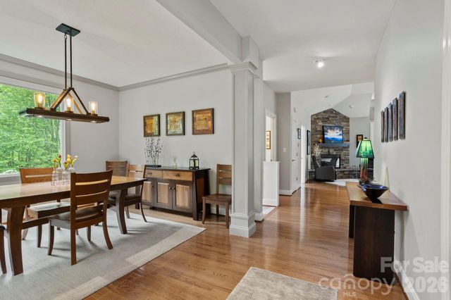 547 Pinnacle Peak Lane, Flat Rock, NC 28731