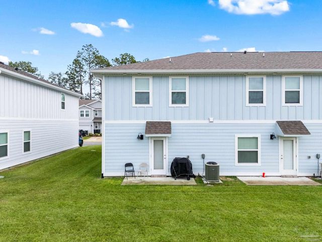 8913 Brigade Trl, Pensacola, FL 32534
