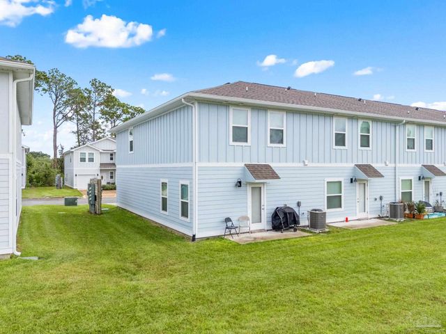 8913 Brigade Trl, Pensacola, FL 32534