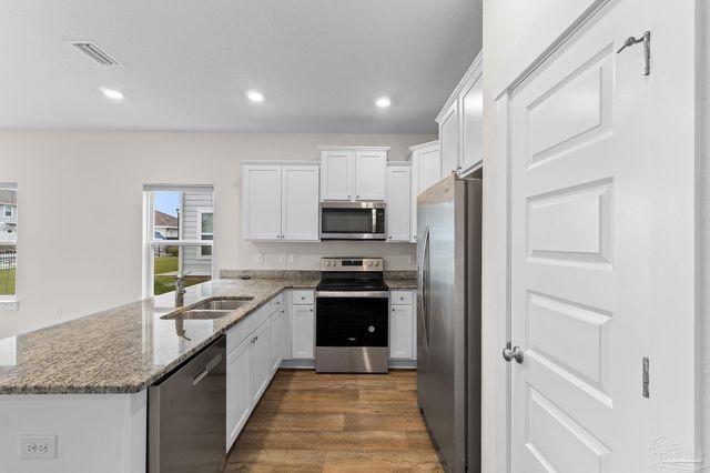 8913 Brigade Trl, Pensacola, FL 32534