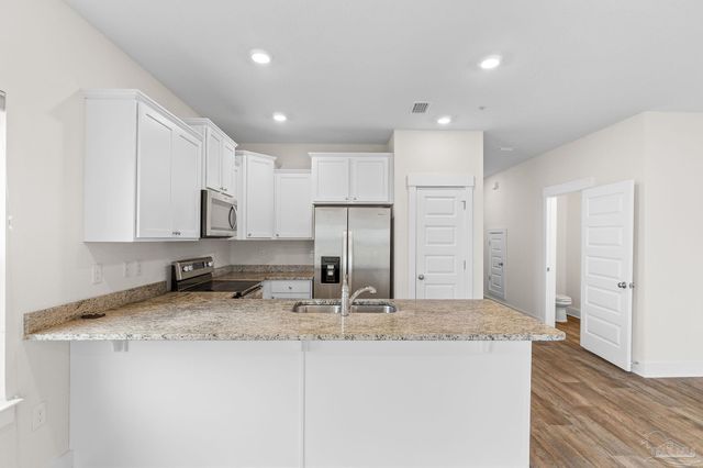 8913 Brigade Trl, Pensacola, FL 32534