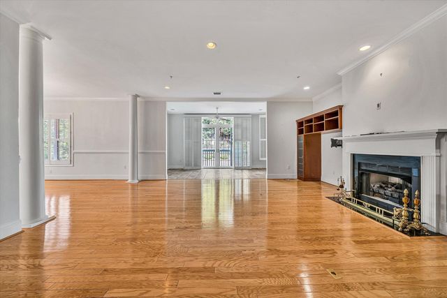 225 23rd St SW Apt 205, Roanoke, VA 24014