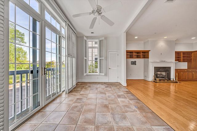 225 23rd St SW Apt 205, Roanoke, VA 24014