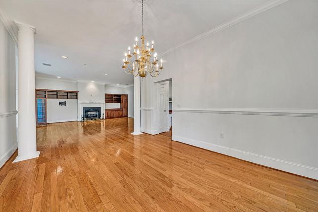 225 23rd St SW Apt 205, Roanoke, VA 24014
