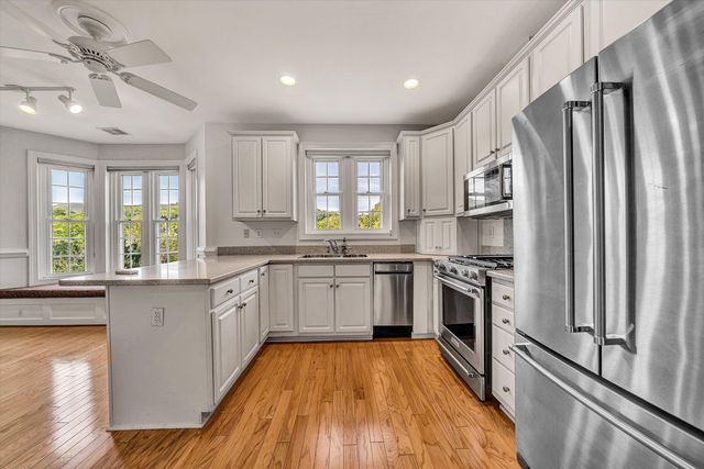 225 23rd St SW Apt 205, Roanoke, VA 24014