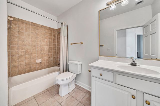225 23rd St SW Apt 205, Roanoke, VA 24014