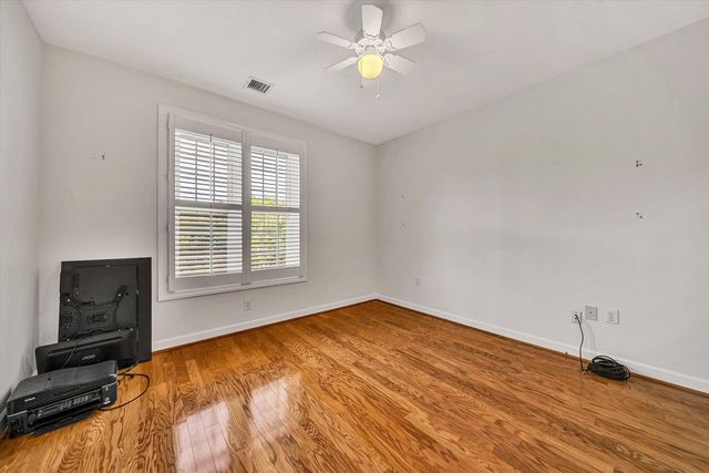 225 23rd St SW Apt 205, Roanoke, VA 24014