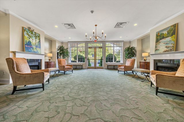 225 23rd St SW Apt 205, Roanoke, VA 24014