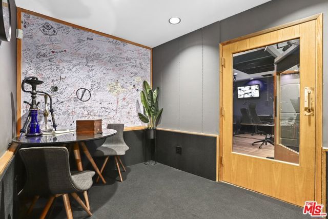 5940 Manola Way, Los Angeles, CA 90068