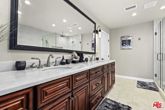 5940 Manola Way, Los Angeles, CA 90068