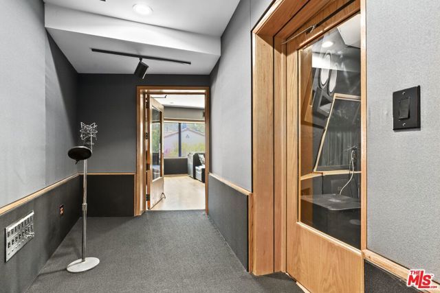 5940 Manola Way, Los Angeles, CA 90068