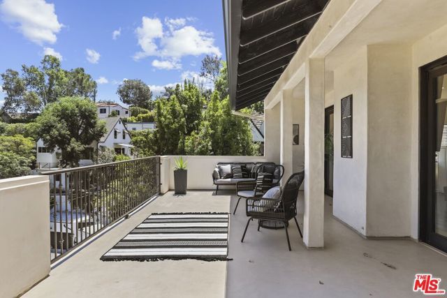 5940 Manola Way, Los Angeles, CA 90068