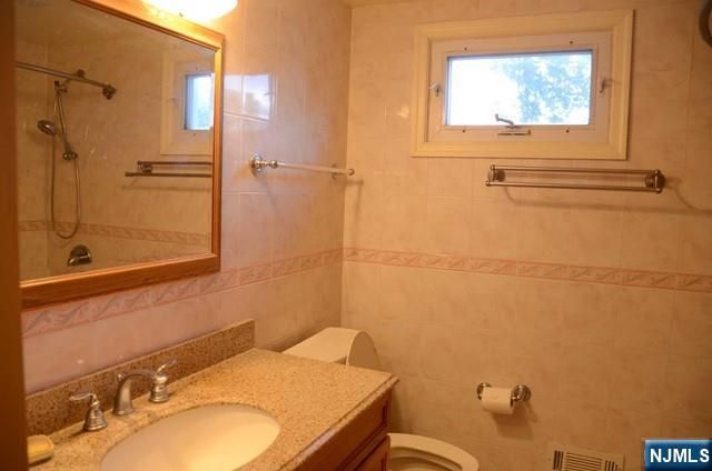 397 Hickory Avenue, Paramus, NJ 07652