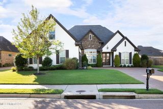 1115 S Broadwing Circle, Olive Branch, MS 38654