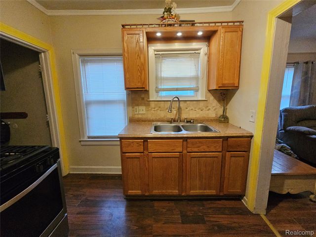 4417 Elizabeth Street, Wayne, MI 48184