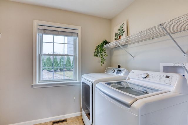 44 Gedney Dr, Peabody, MA 01960