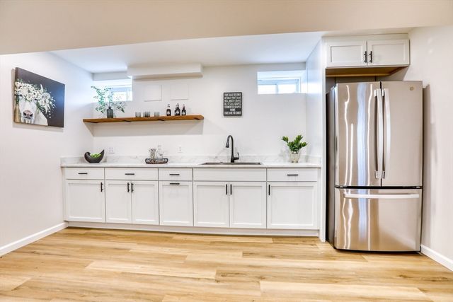 44 Gedney Dr, Peabody, MA 01960