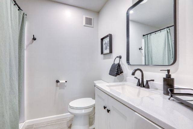 44 Gedney Dr, Peabody, MA 01960