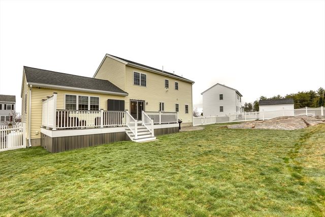 44 Gedney Dr, Peabody, MA 01960