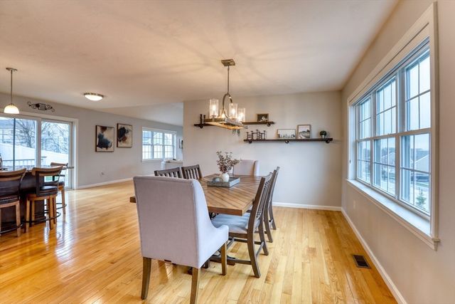 44 Gedney Dr, Peabody, MA 01960