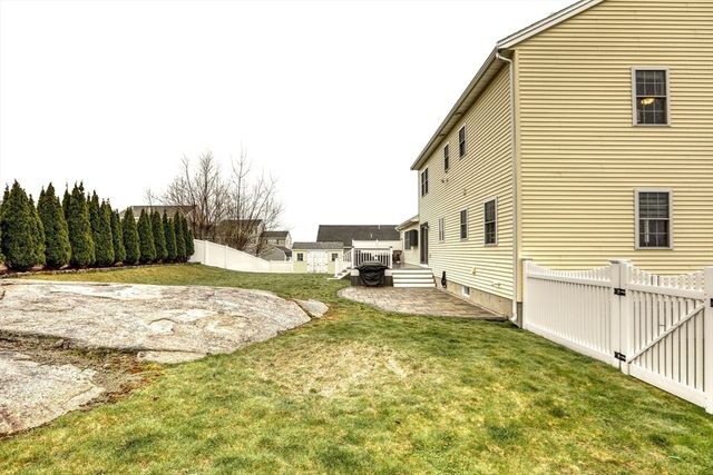 44 Gedney Dr, Peabody, MA 01960