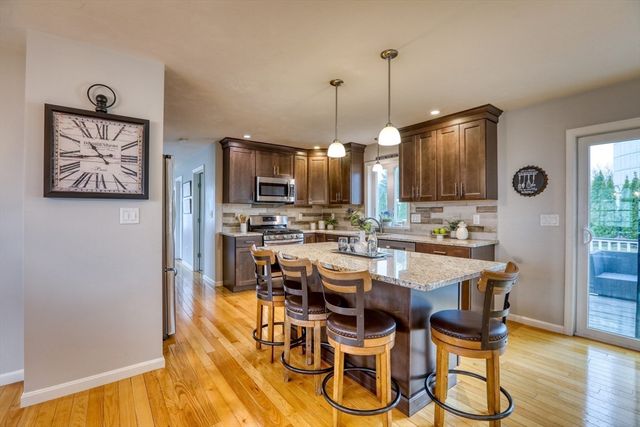 44 Gedney Dr, Peabody, MA 01960