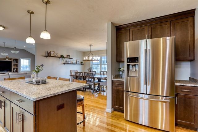 44 Gedney Dr, Peabody, MA 01960