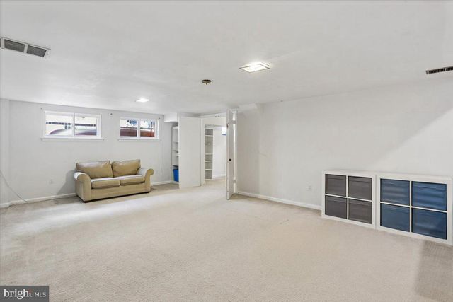 9011 KIRKDALE RD, Bethesda, MD 20817