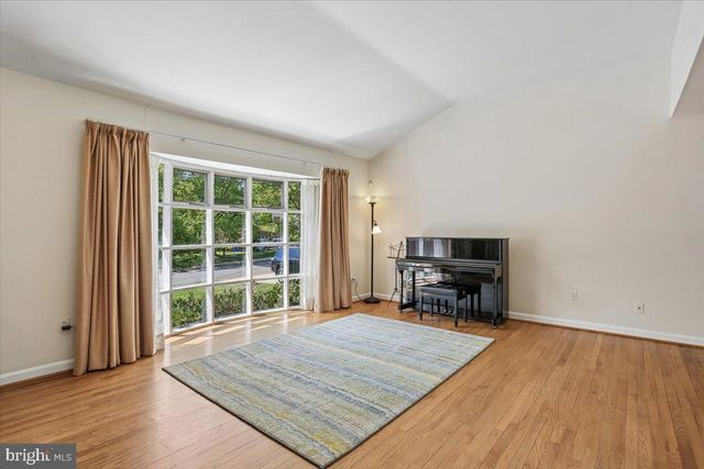 9011 KIRKDALE RD, Bethesda, MD 20817