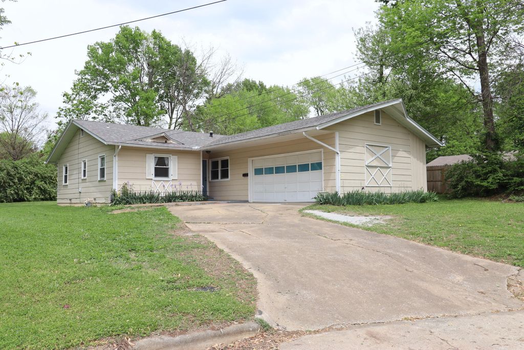 529 East Mcgee Street, Springfield, MO 65807
