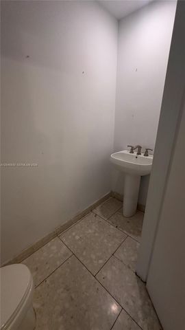 901 Brickell Key Boulevard 1102, Miami, FL 33131