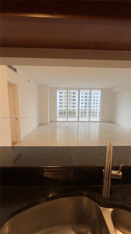901 Brickell Key Boulevard 1102, Miami, FL 33131